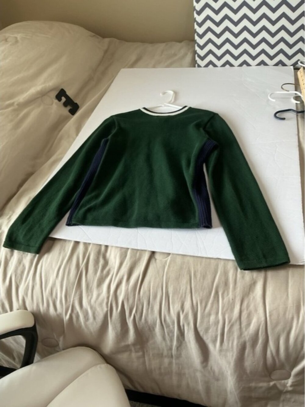Vintage Y2K Green & Navy Crewneck Sweater with Contrast ribbed Side Panels - Picture 8 of 13